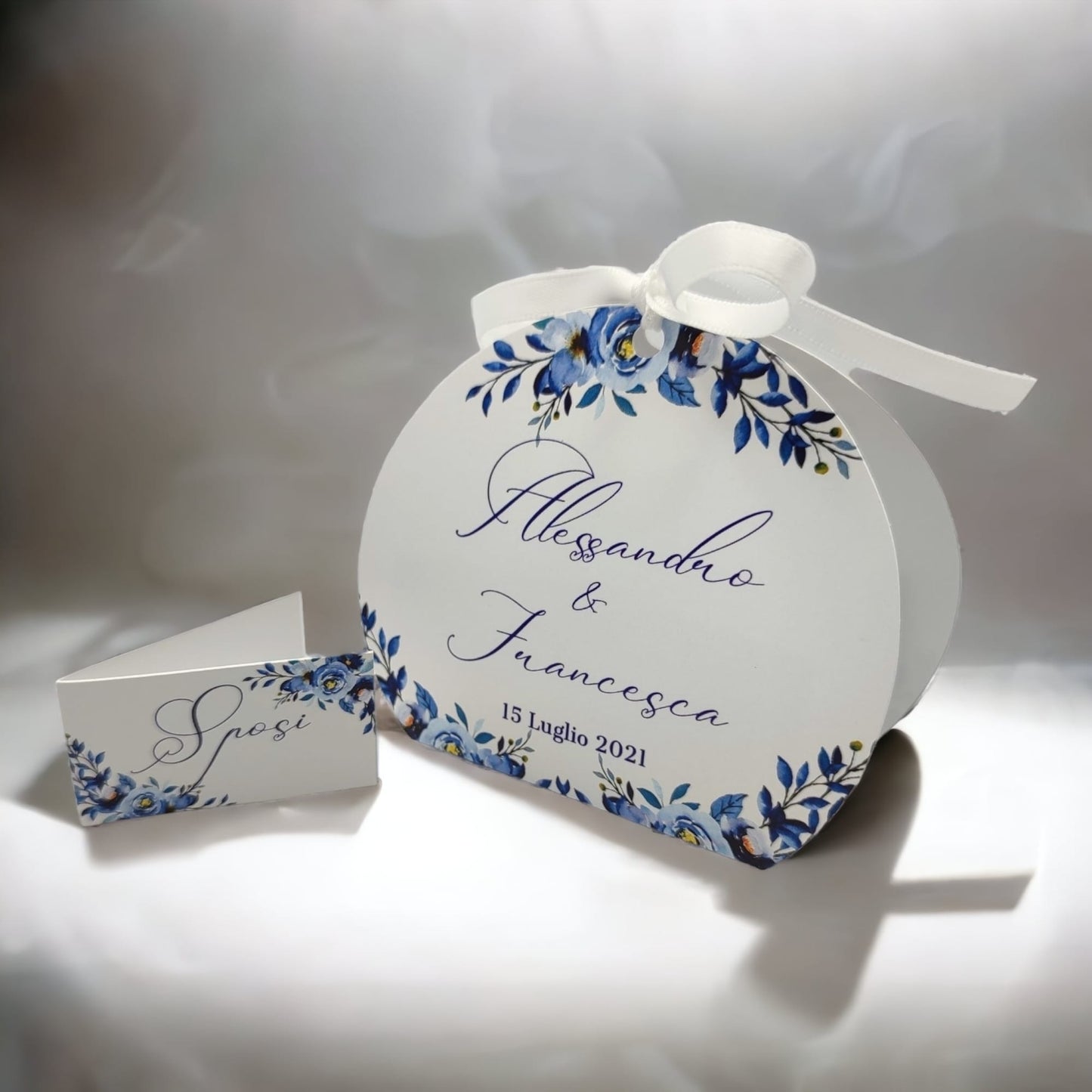 Pz 24+24 | Scatola Portaconfetti personalizzata con nome e data n. 24 scatole confetti + 24 Bigliettini Bomboniera, nastrino per chiusura incluso | Matrimonio 10