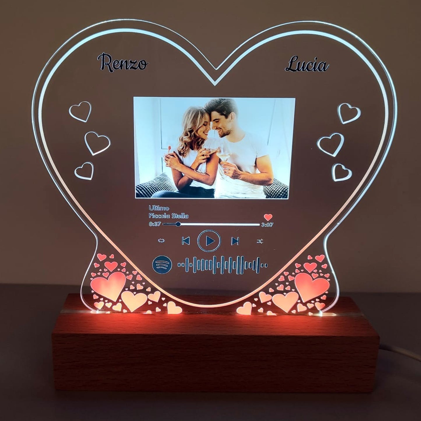 Lampada Cuore in plexiglass Personalizzata con foto e codice brano | SPEDIZIONE GRATUITA