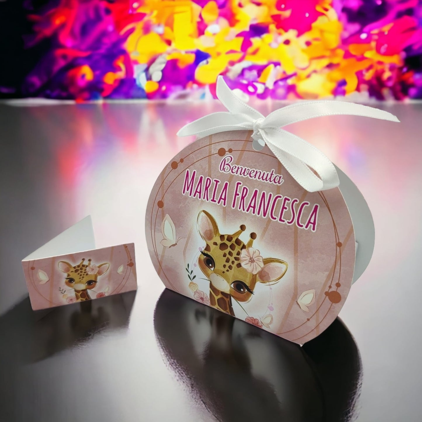 Pz 24+24 | Scatola Portaconfetti personalizzata con nome e data n. 24 scatole confetti + 24 Bigliettini Bomboniera, nastrino per chiusura incluso | Giraffa 28