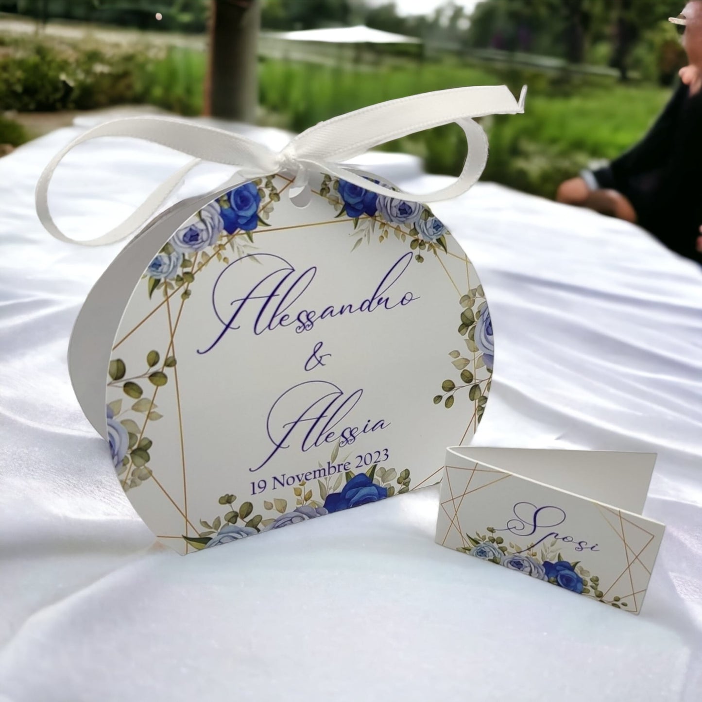 Pz 24+24 | Scatola Portaconfetti personalizzata con nome e data n. 24 scatole confetti + 24 Bigliettini Bomboniera, nastrino per chiusura incluso | Matrimonio 04