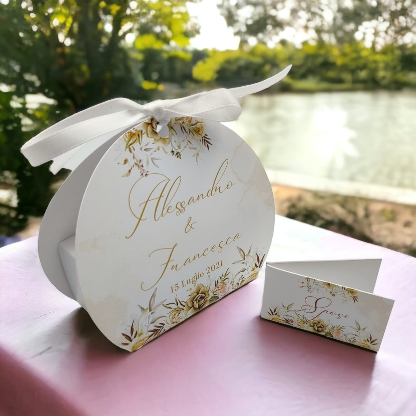 Pz 24+24 | Scatola Portaconfetti personalizzata con nome e data n. 24 scatole confetti + 24 Bigliettini Bomboniera, nastrino per chiusura incluso | Matrimonio 06