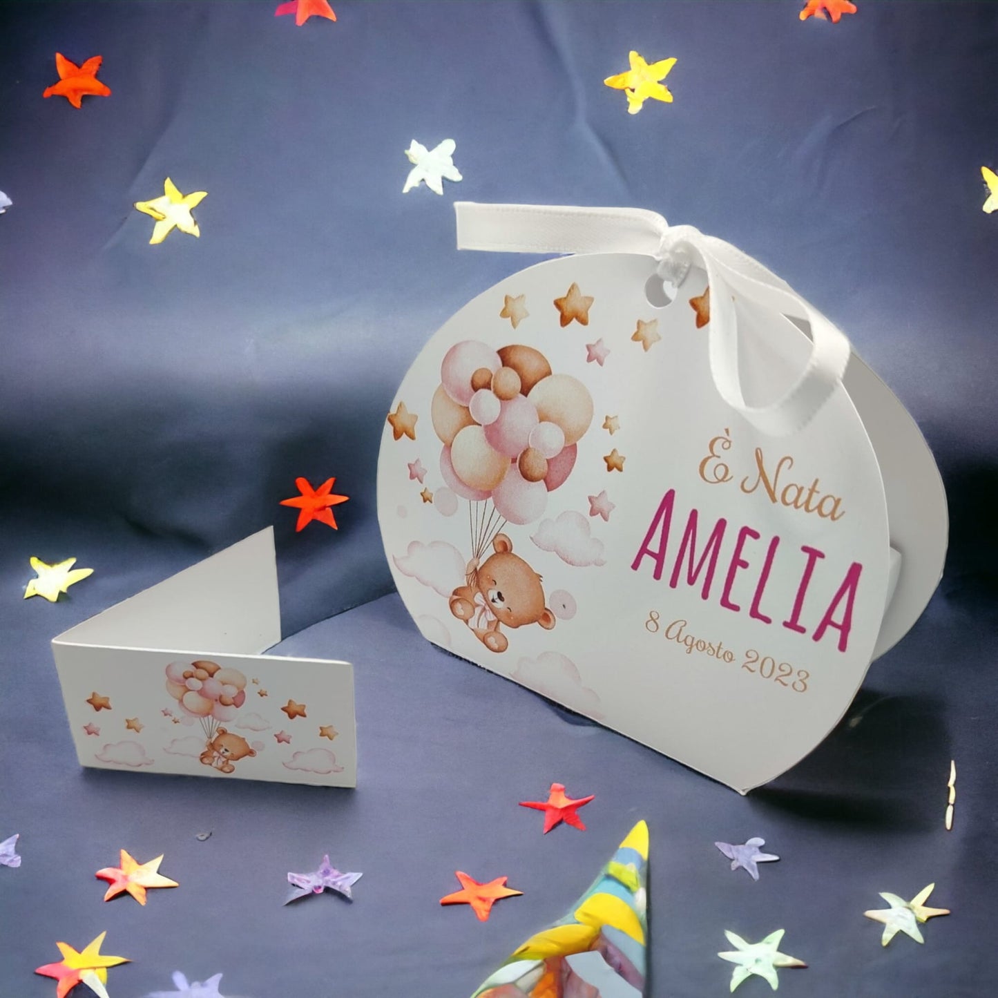 Pz 24+24 | Scatola Portaconfetti personalizzata con nome e data n. 24 scatole confetti + 24 Bigliettini Bomboniera, nastrino per chiusura incluso | Orsetto 40