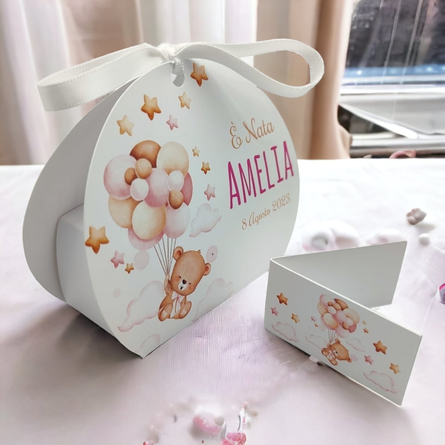 Pz 24+24 | Scatola Portaconfetti personalizzata con nome e data n. 24 scatole confetti + 24 Bigliettini Bomboniera, nastrino per chiusura incluso | Orsetto 40