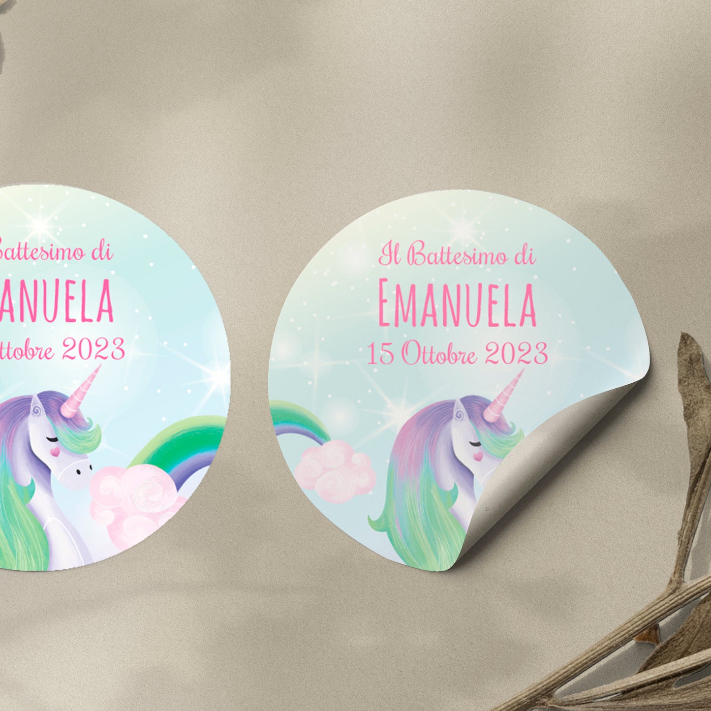 Tag Adesivi Personalizzati, Etichette Adesive per Battesimo e Nascita personalizzati Scegli la tua Misura e Personalizza (Unicorno 1)