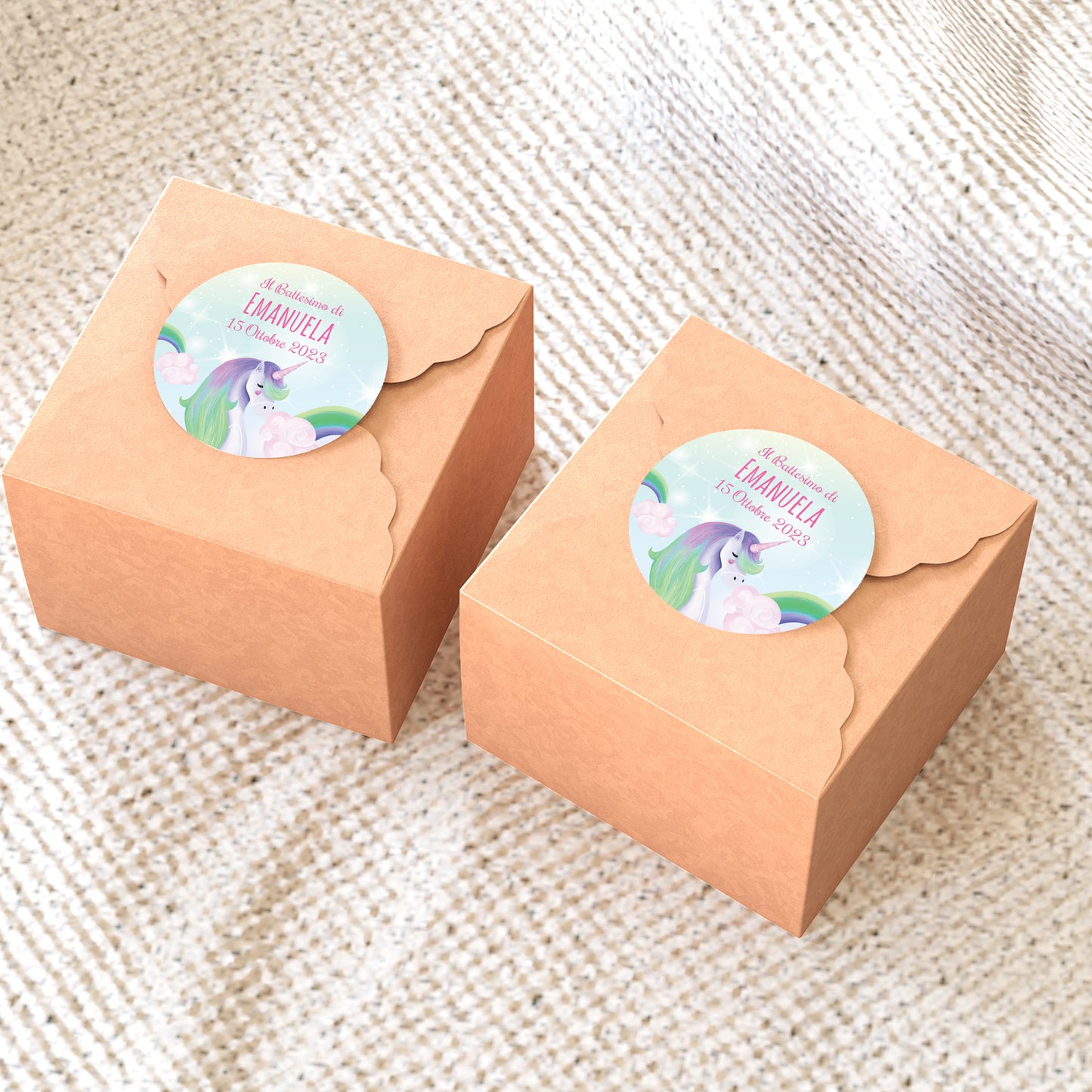 Tag Adesivi Personalizzati, Etichette Adesive per Battesimo e Nascita personalizzati Scegli la tua Misura e Personalizza (Unicorno 1)
