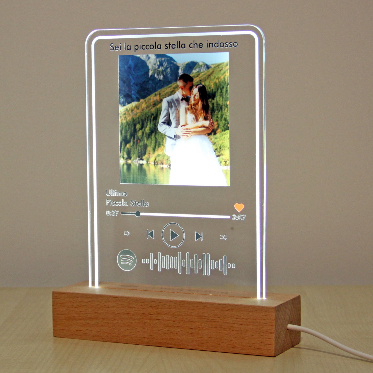 Lampada in plexiglass Personalizzata con foto e codice brano | SPEDIZIONE GRATUITA