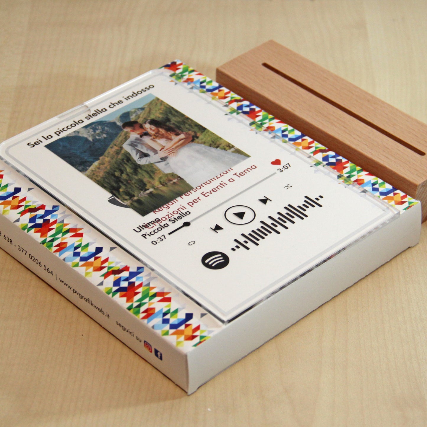 Lampada in plexiglass Personalizzata con foto e codice brano | SPEDIZIONE GRATUITA