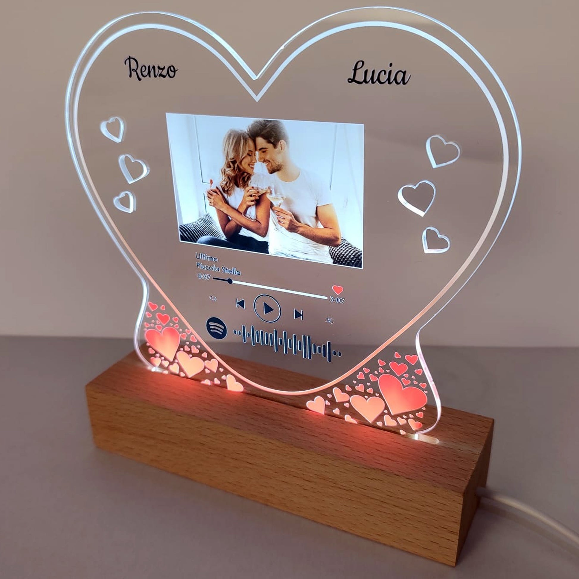 Lampada LED Personalizzata Maverton - Cornice Acrilica, Base Legno, 2 Misure, Regalo Per Coppie - Foto 4