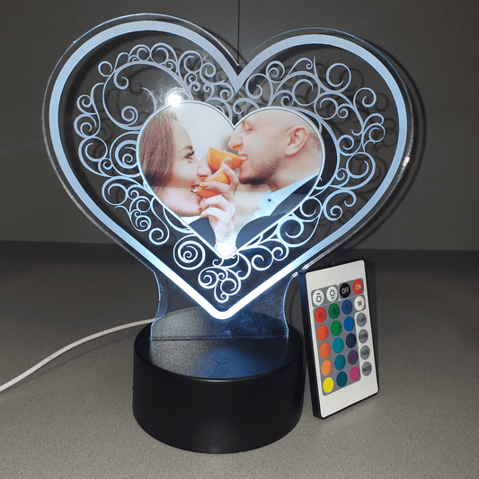 PVGRAFIKWEB LAMPADA LED IN PLEXIGLASS PERSONALIZZATA CON FOTO | Mod. cuore swirls